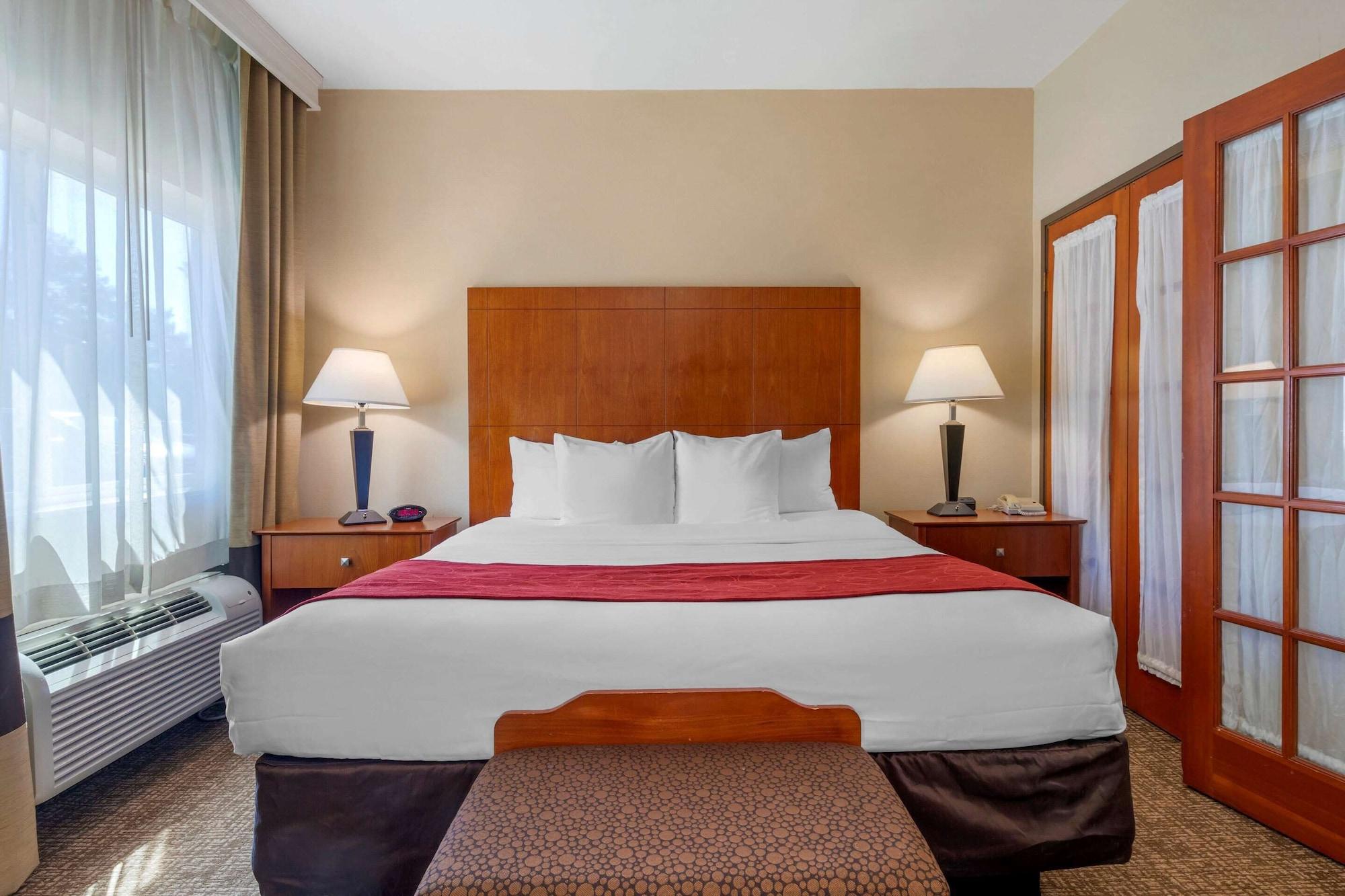 Comfort Suites North Даллас Екстер'єр фото